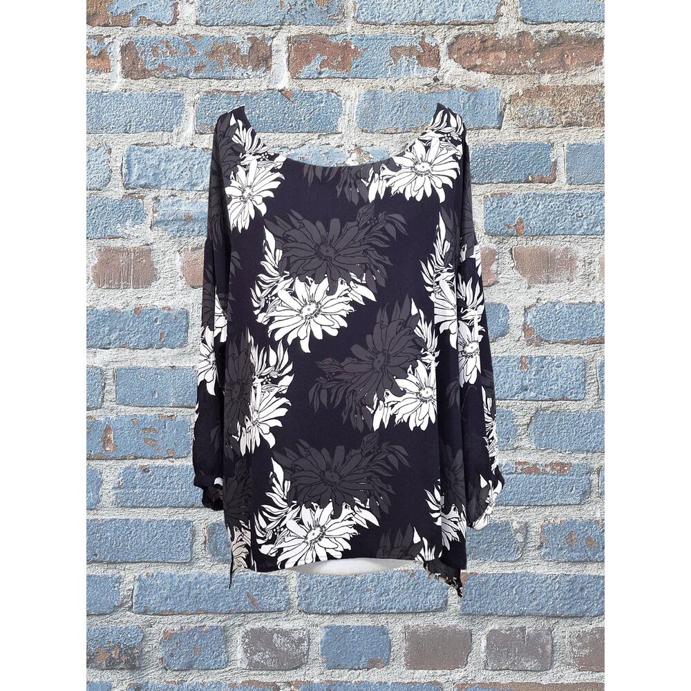 Loft By Ann Taylor Extra Large Ladies Floral Black and White Top